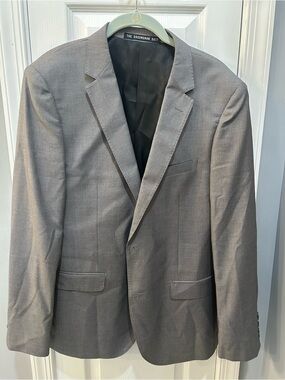 Men's Slim Fit Gray Two-Button Suit (The Groomsman Suit)